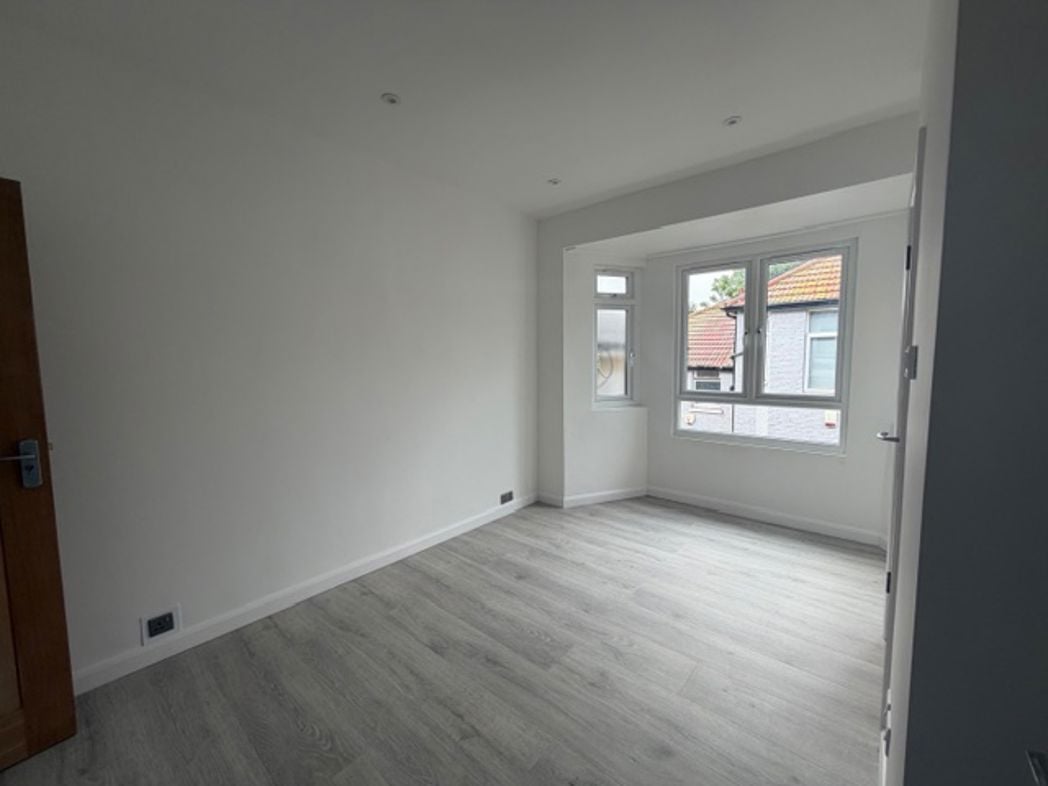 Property image 17 of 27