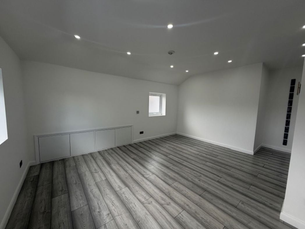 Property image 14 of 27
