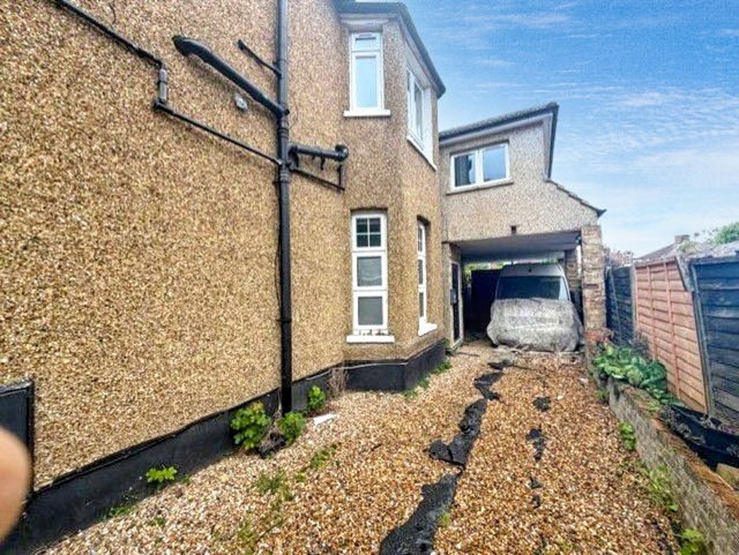 Property image 3 of 27