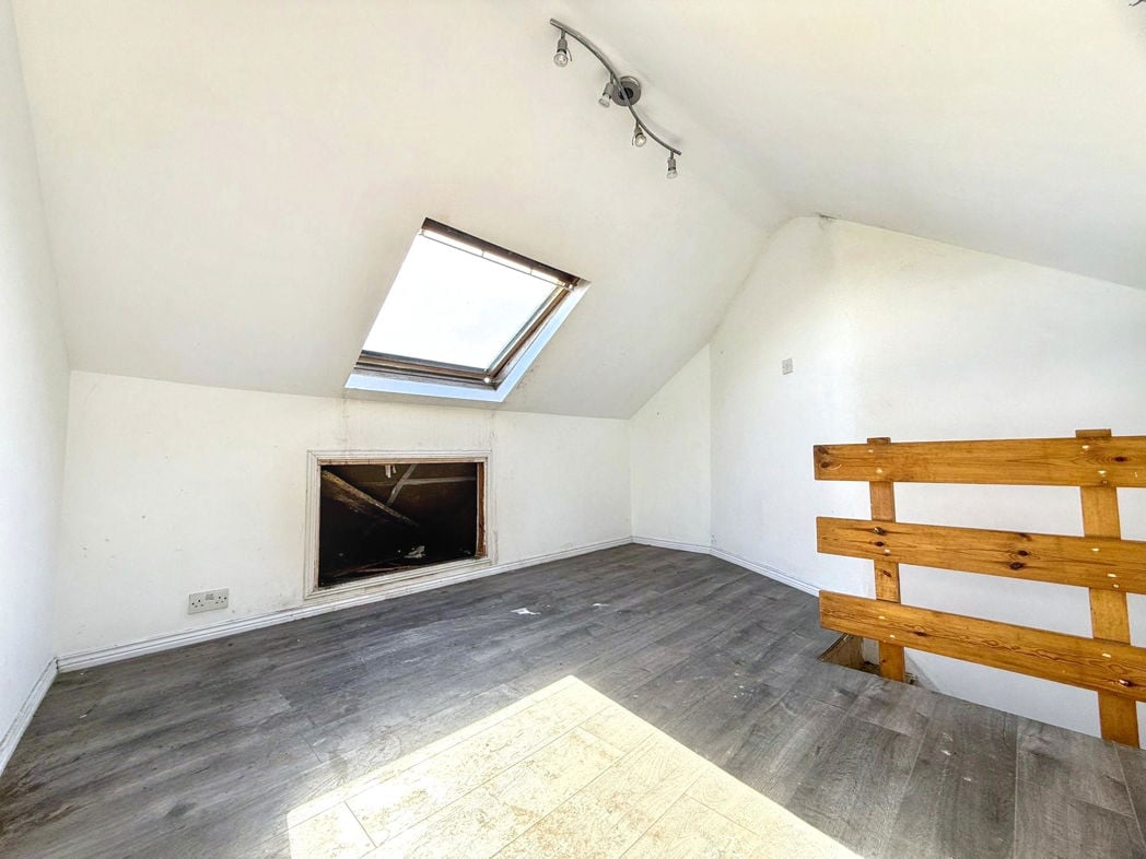 Property image 5 of 9