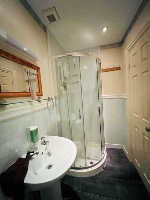 Property image 4 of 15