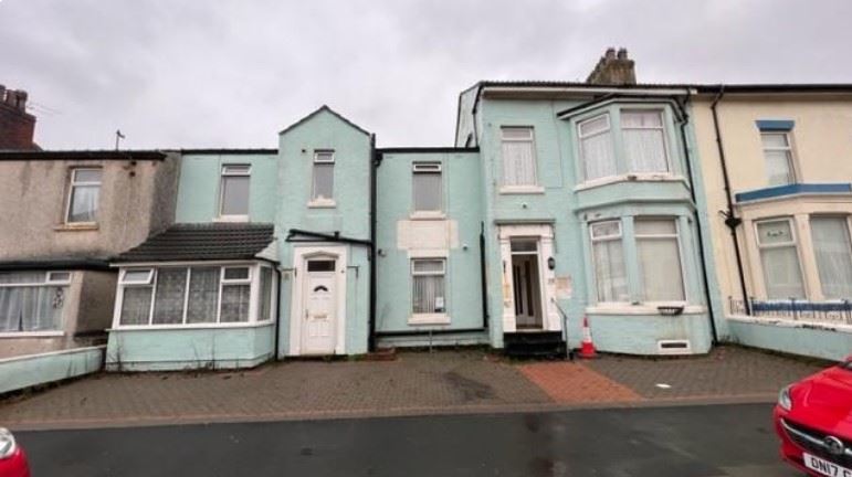Property image 2 of 15