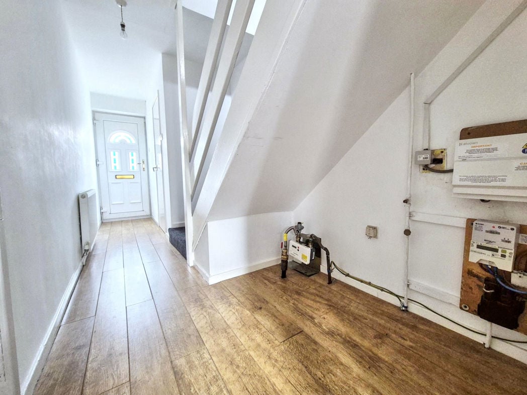 Property image 3 of 18