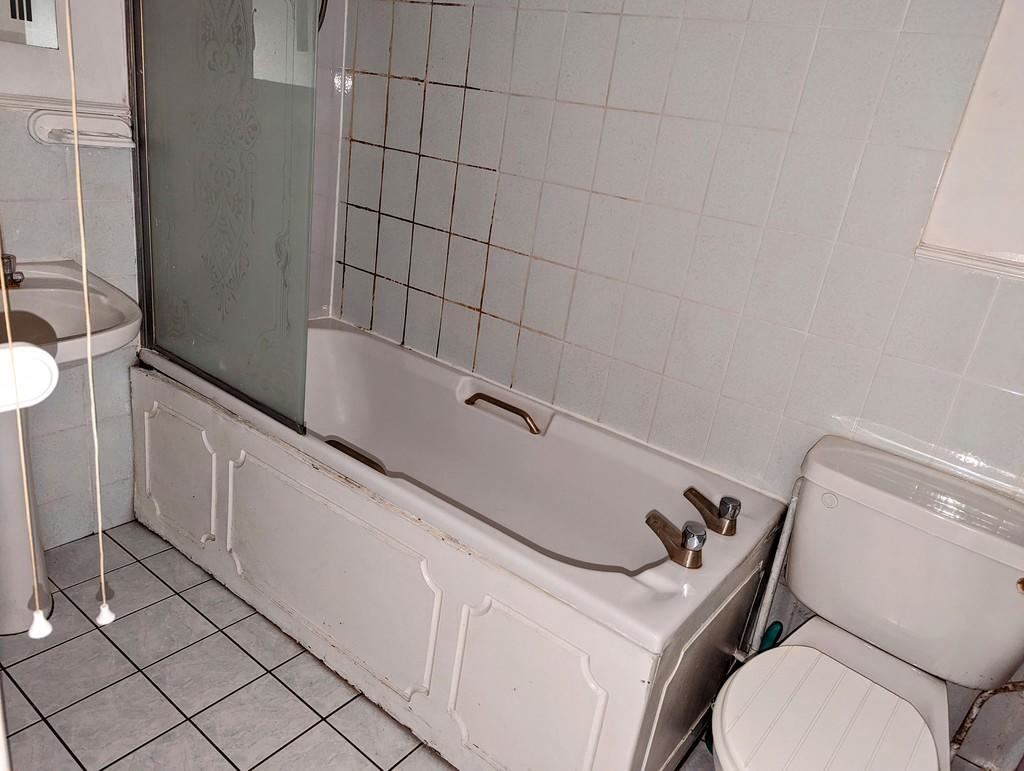 Property image 6 of 8