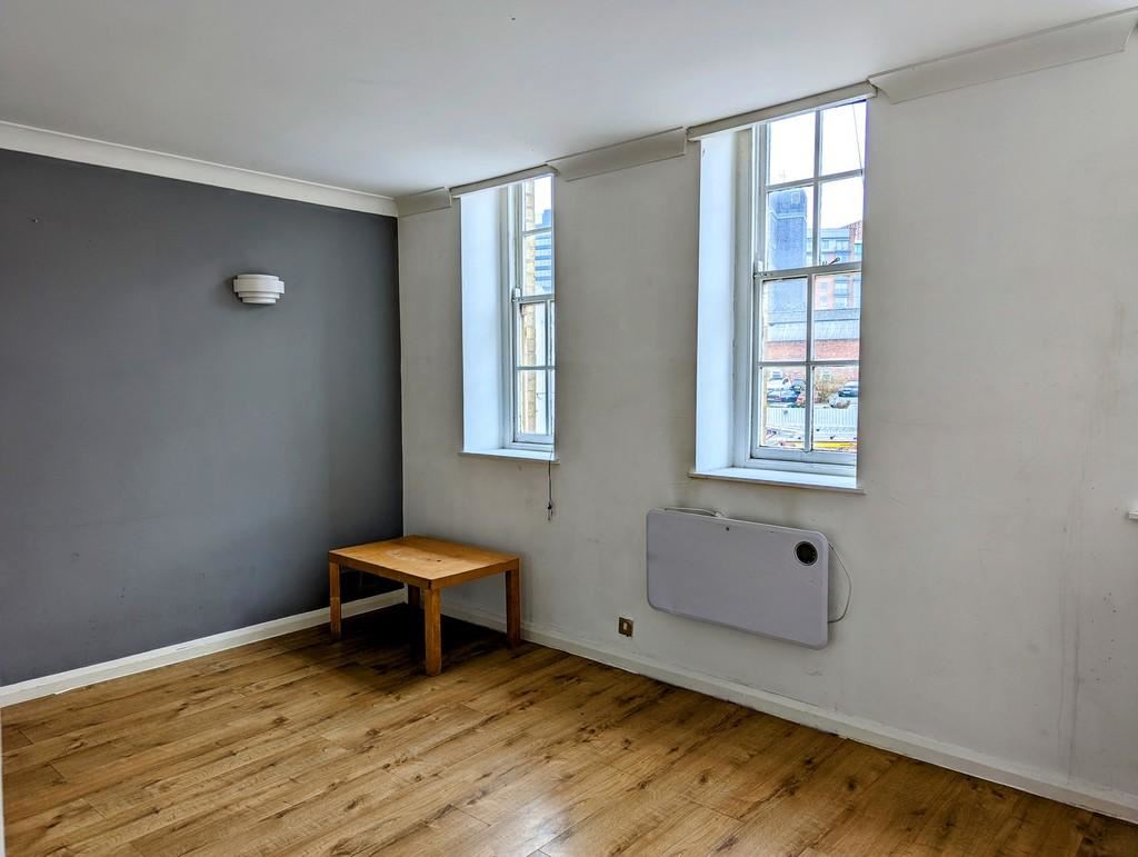 Property image 5 of 8