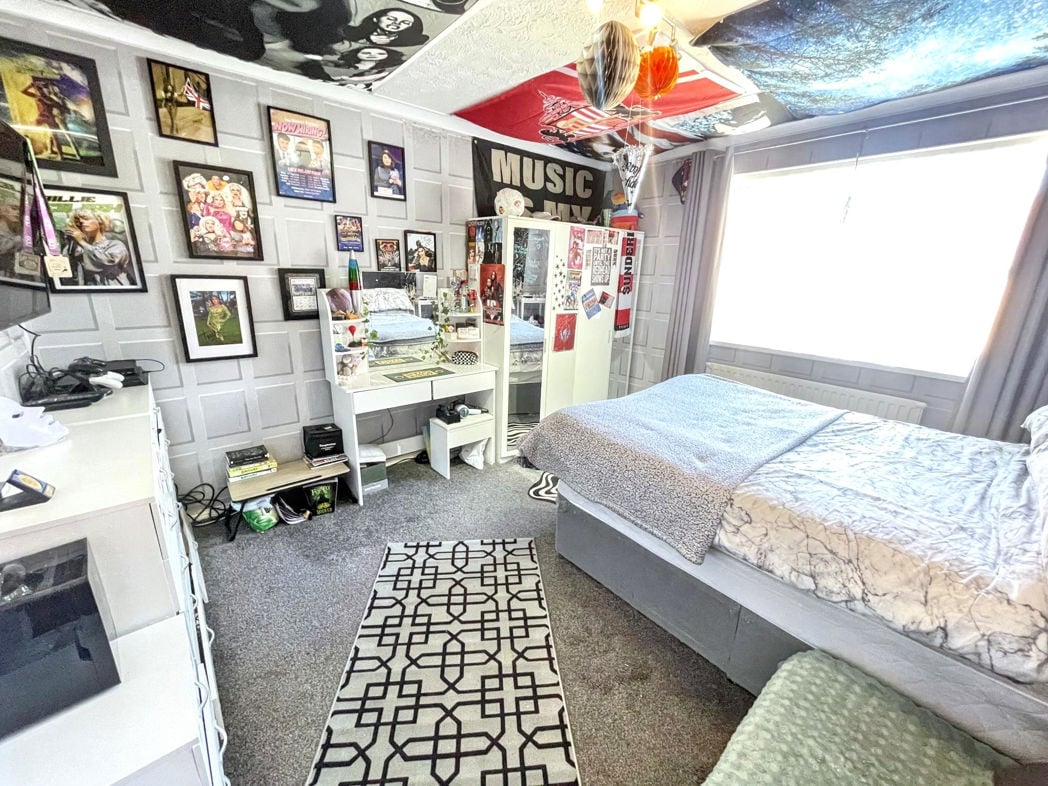 Property image 8 of 12