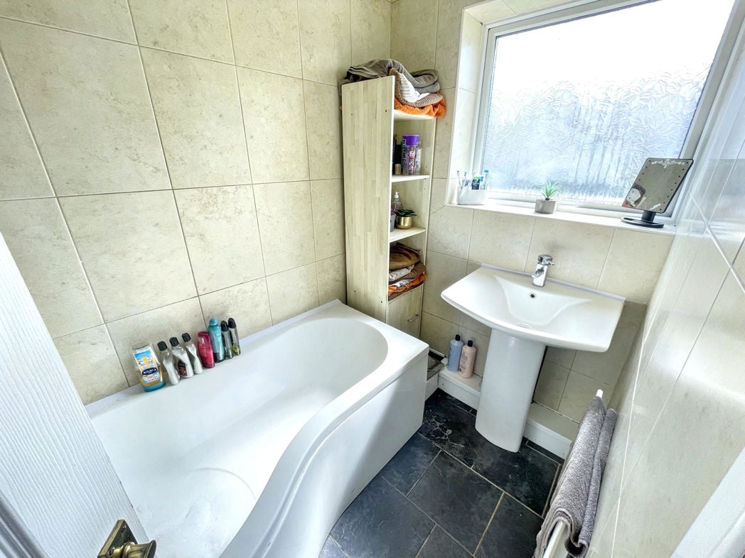 Property image 11 of 12