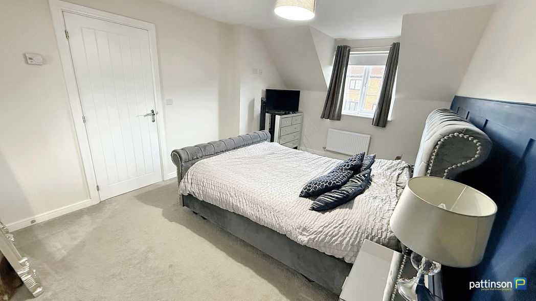 Property image 16 of 33