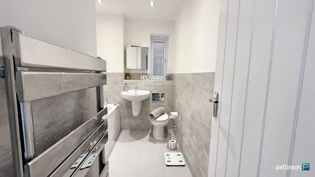 Property image 27 of 33