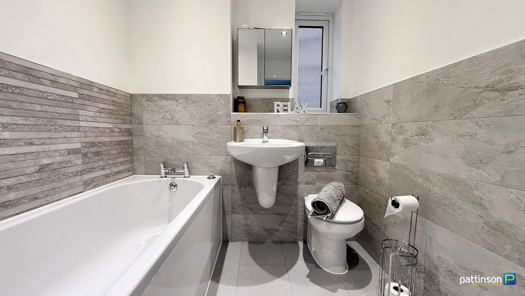 Property image 28 of 33