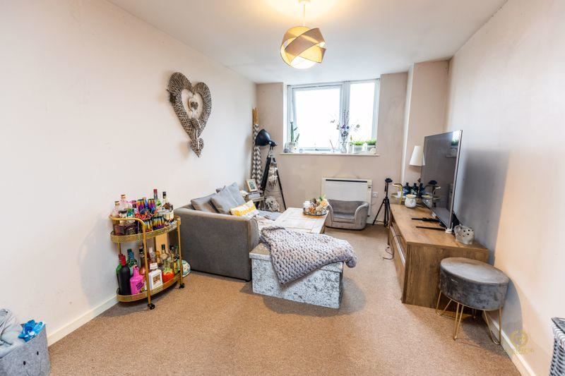 Property image 2 of 9