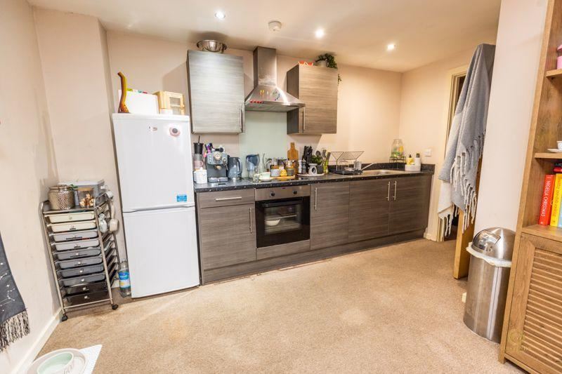 Property image 5 of 9