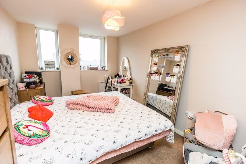 Property image 6 of 9