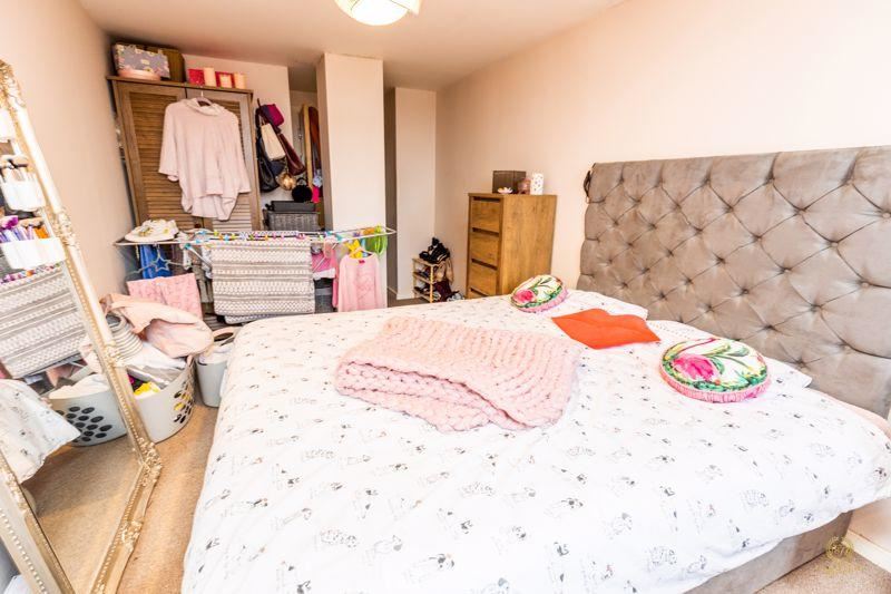 Property image 8 of 9