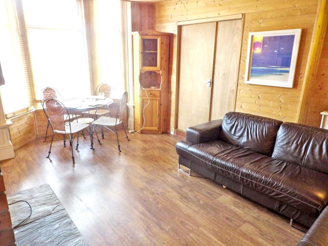 Property image 3 of 8