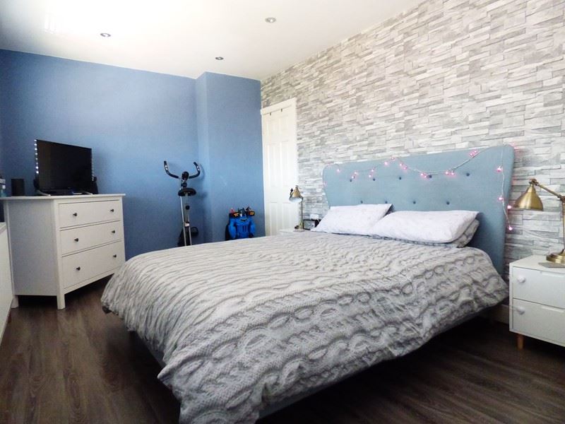 Property image 3 of 8