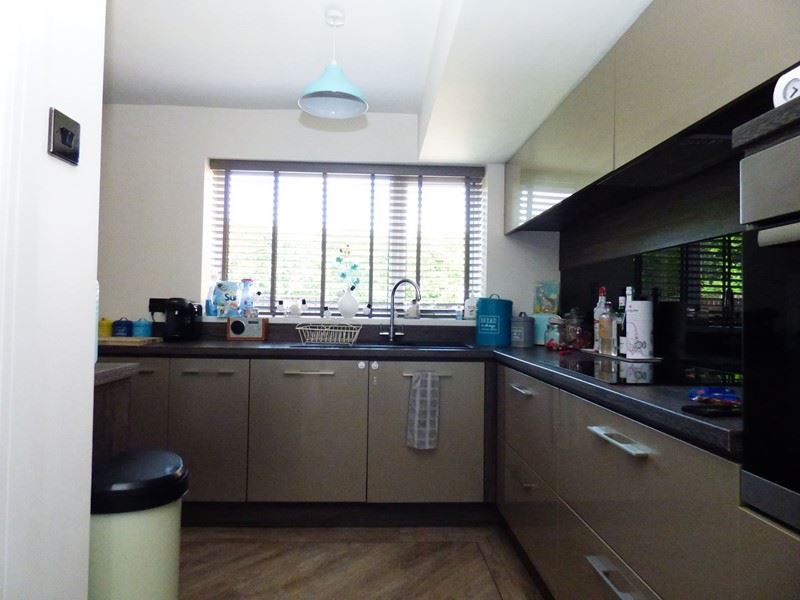 Property image 7 of 8