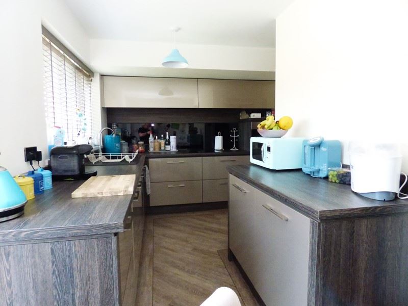 Property image 2 of 8