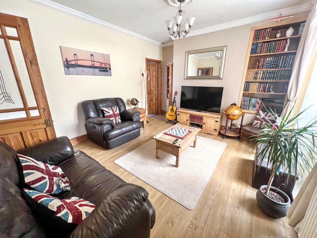 Property image 2 of 11