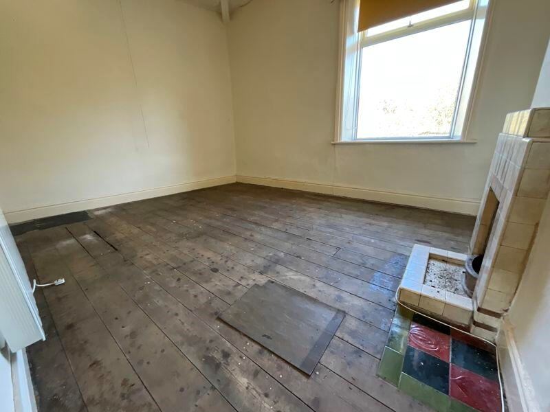 Property image 8 of 19