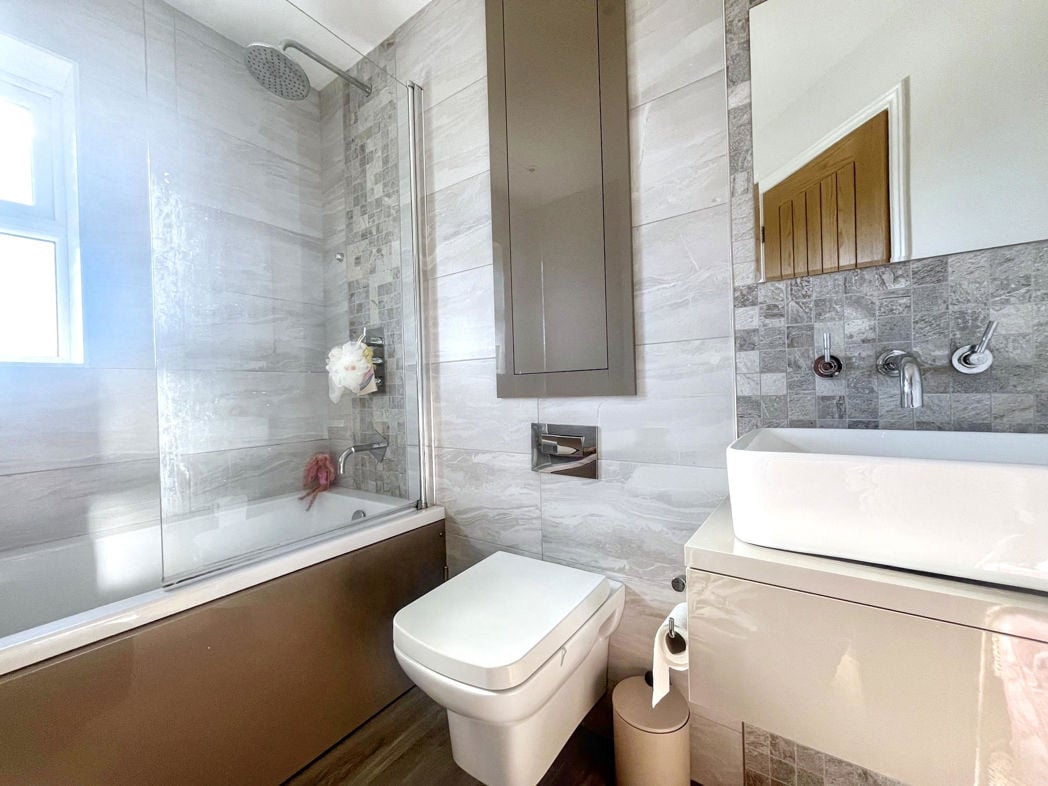 Property image 12 of 16