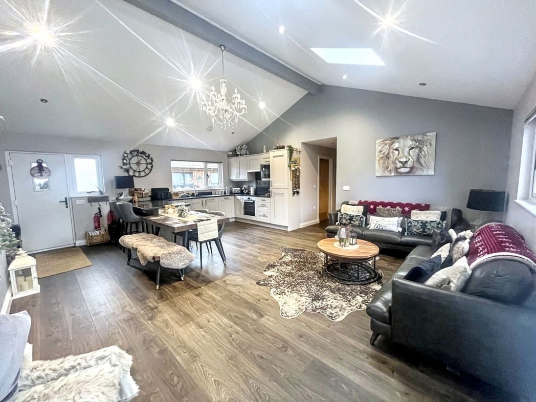 Property image 2 of 16