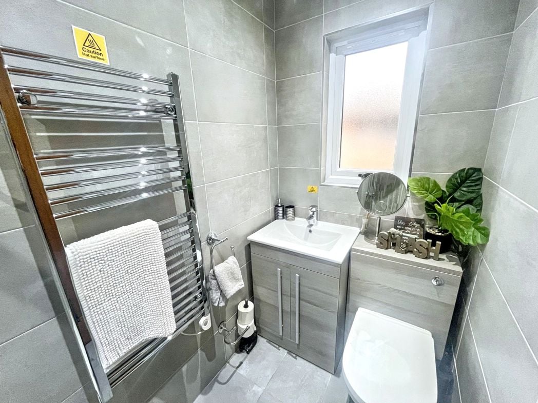 Property image 8 of 16