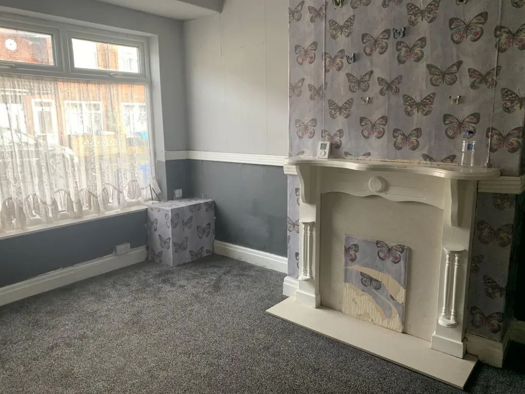 Property image 2 of 9