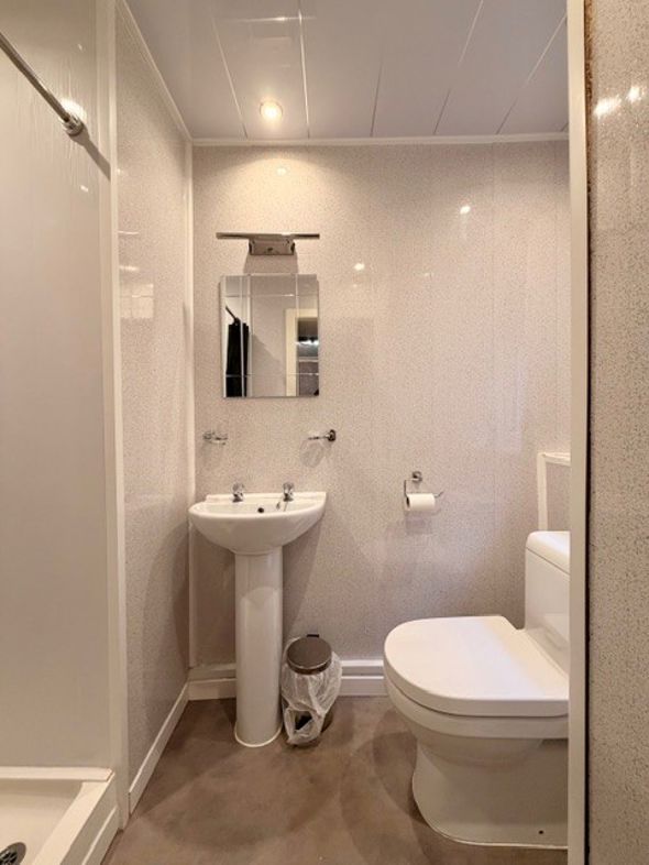 Property image 8 of 23