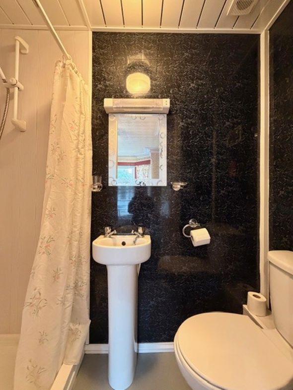 Property image 11 of 23