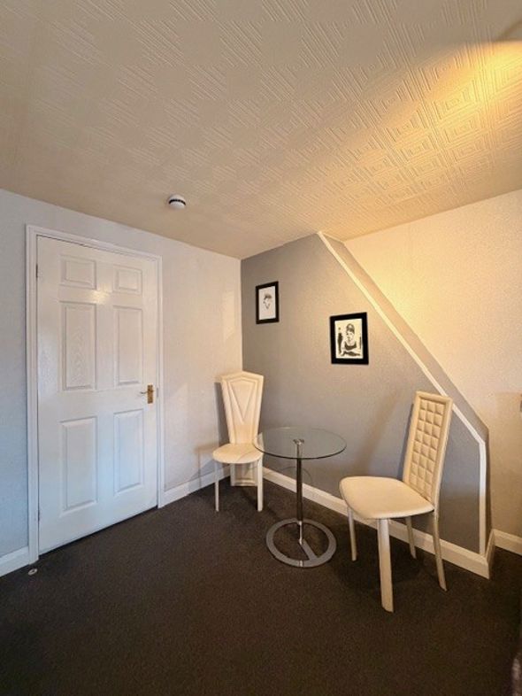 Property image 17 of 23