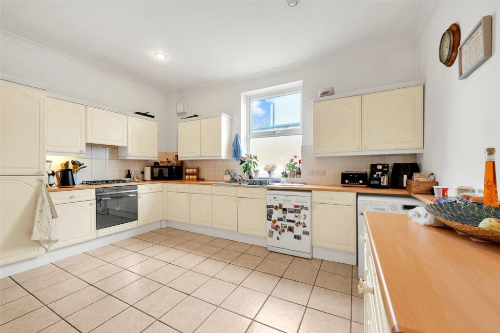 Property image 2 of 16