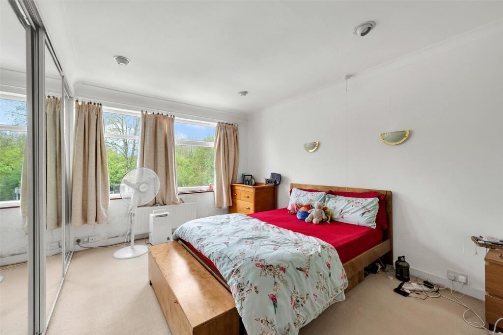 Property image 4 of 16