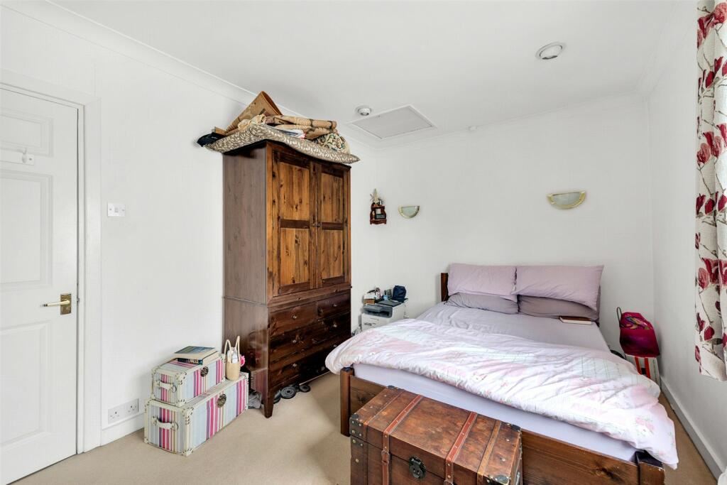 Property image 5 of 16