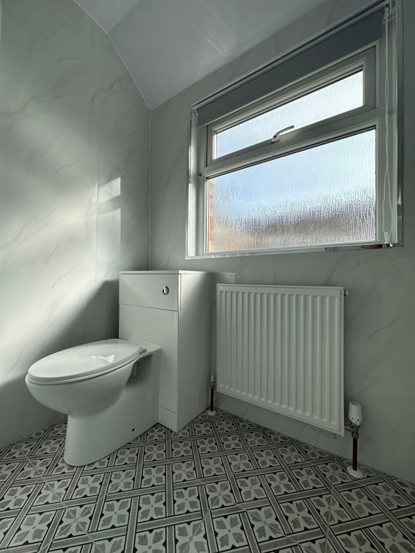 Family Bathroom (Additional)