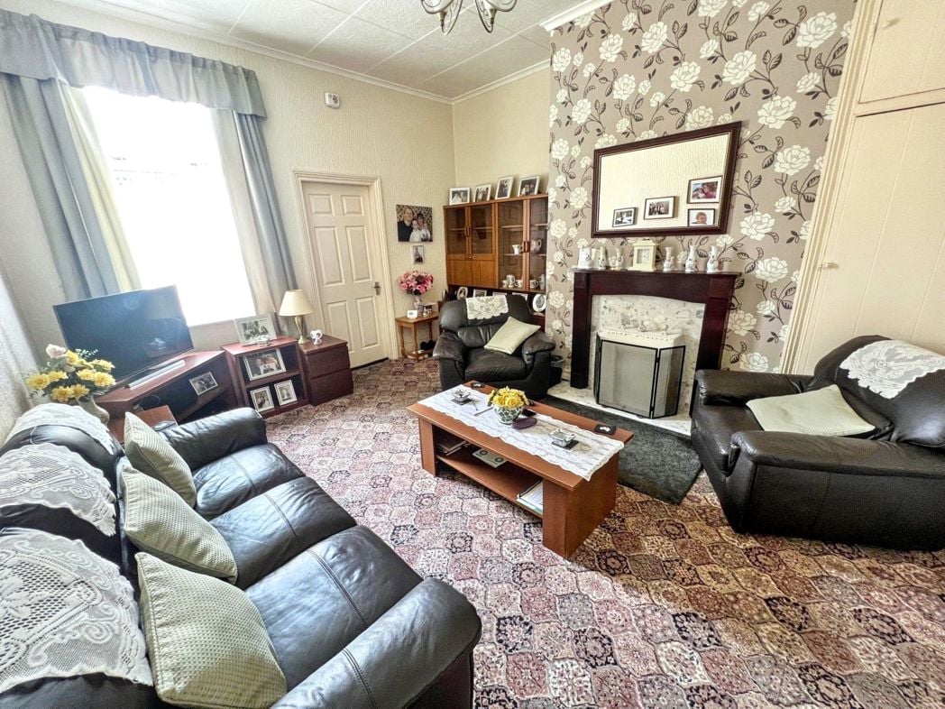 Property image 2 of 11