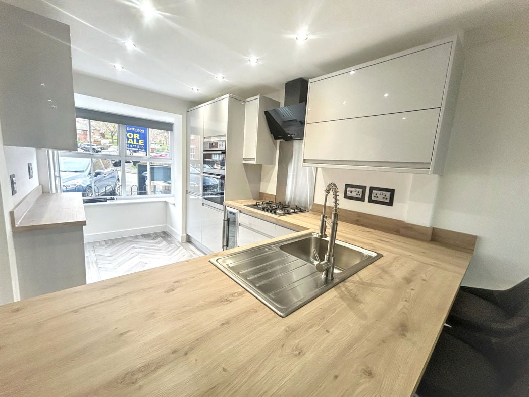 Property image 3 of 18