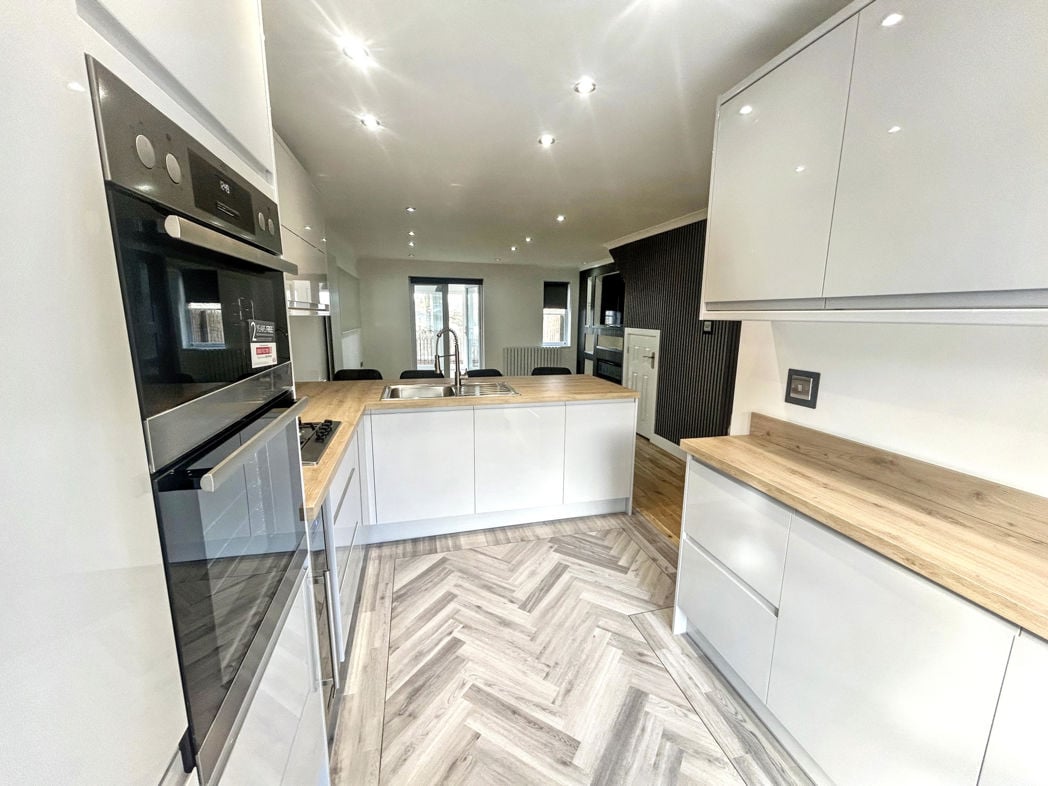 Property image 2 of 18