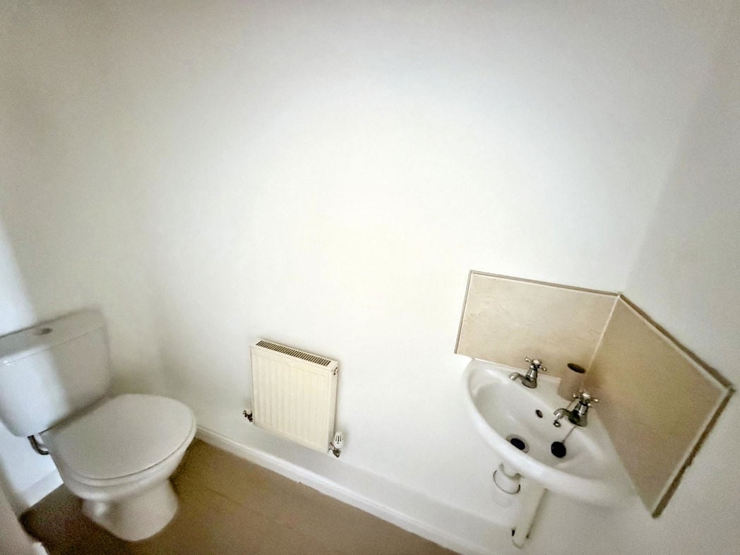 Property image 5 of 11