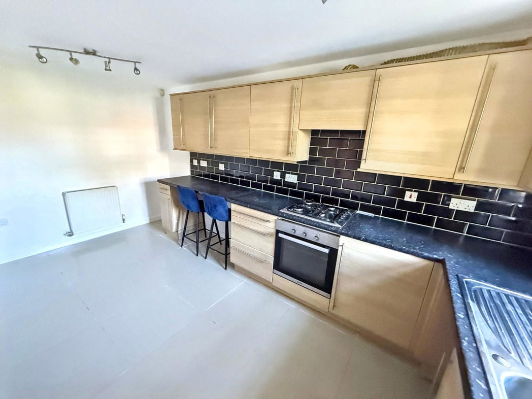 Property image 4 of 11