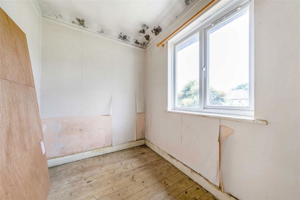Property image 5 of 9