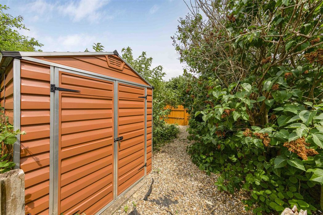 Property image 8 of 9