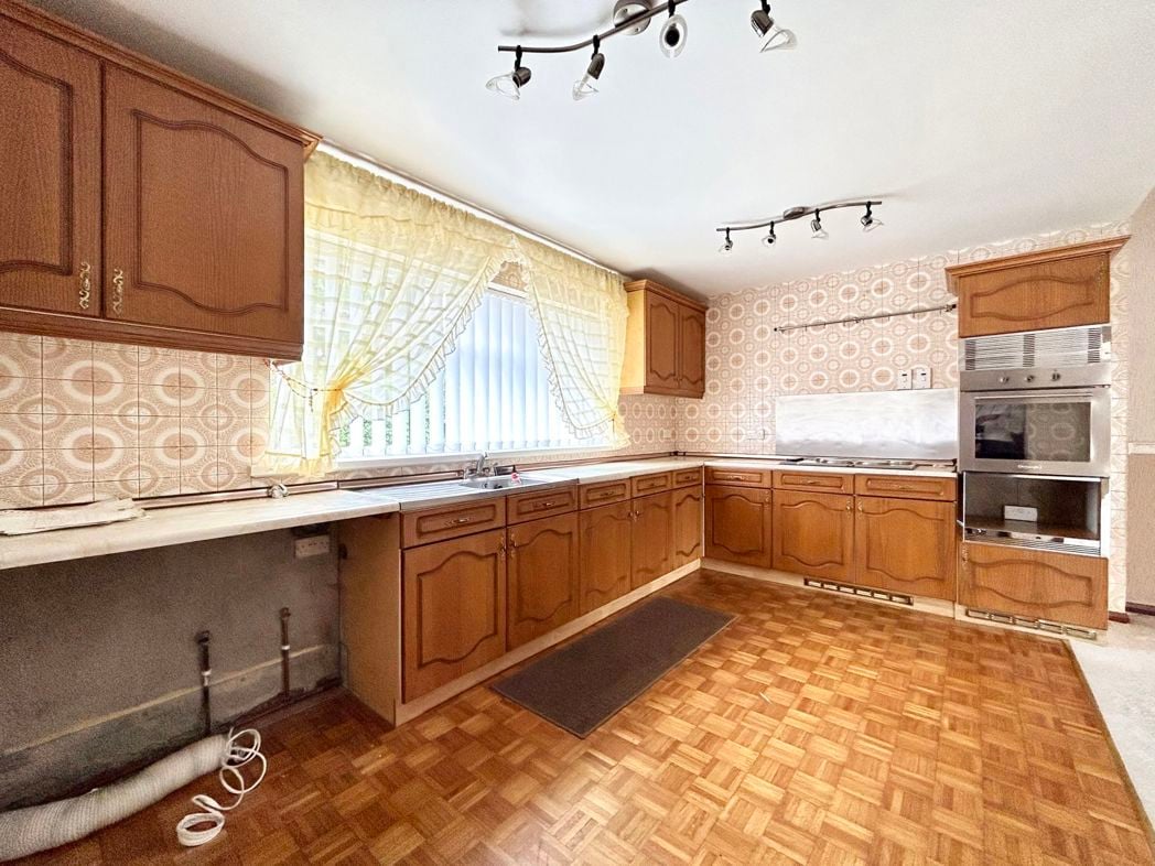 Property image 8 of 21