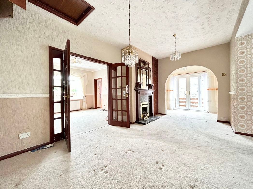 Property image 3 of 21