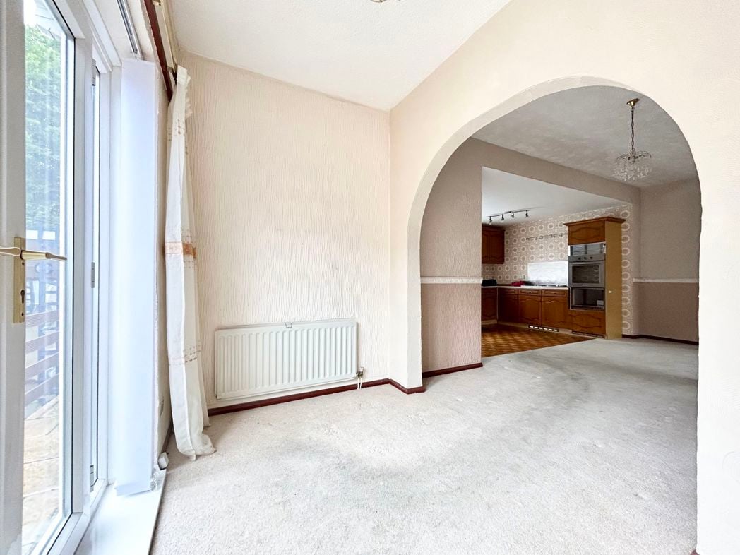 Property image 11 of 21