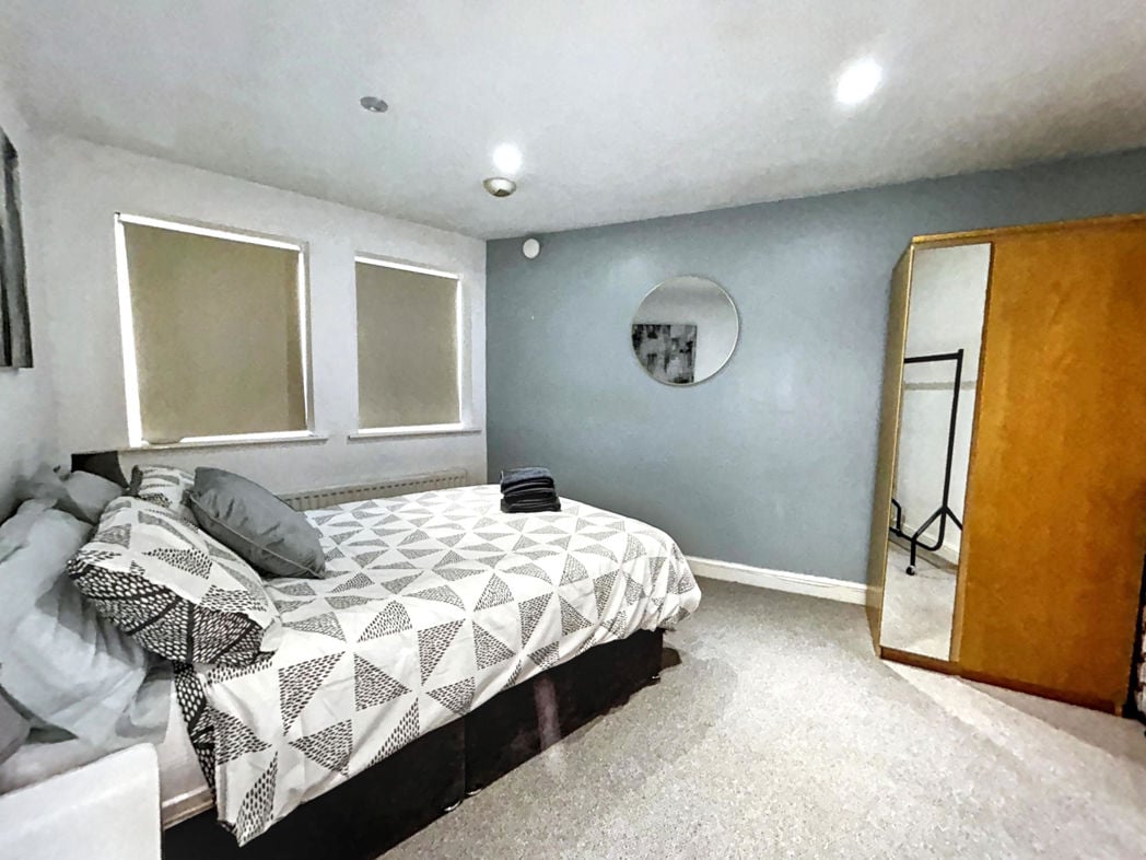 Property image 8 of 9