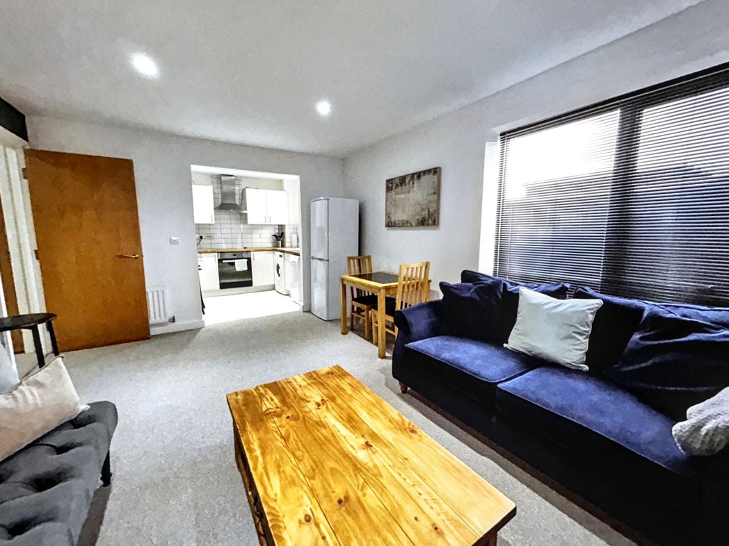 Property image 6 of 9