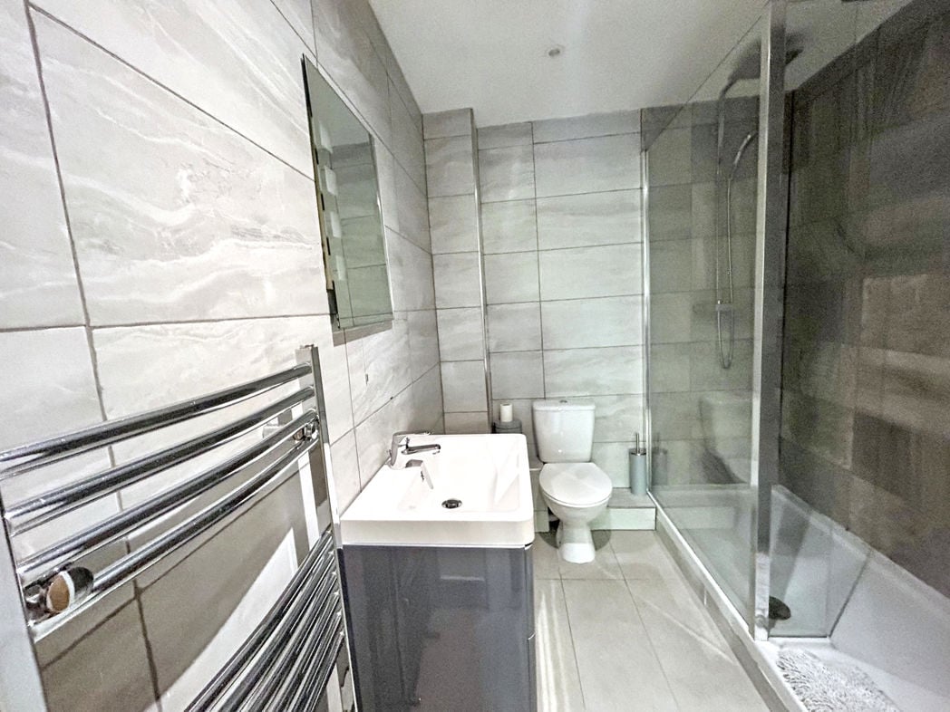 Property image 3 of 9