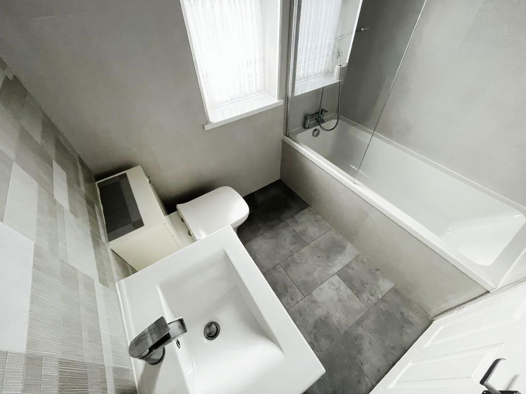 Property image 7 of 9