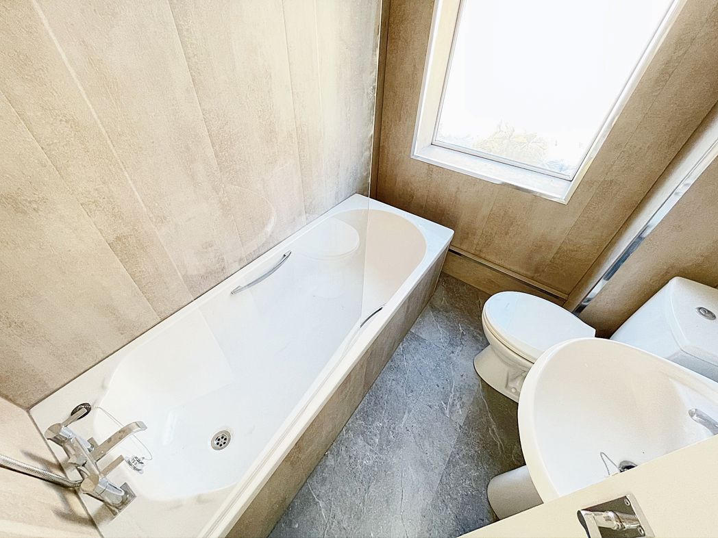 Property image 4 of 7